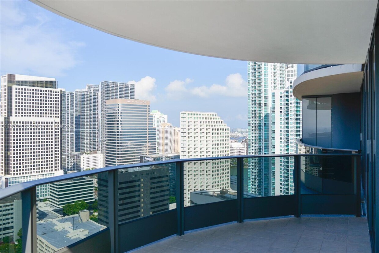 Primary Photo - 1000 Brickell Plaza