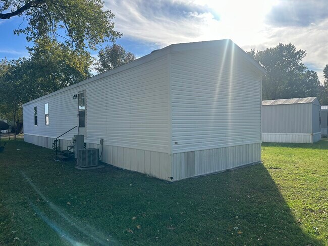 Foto del edificio - 2299 Wellington Green Dr