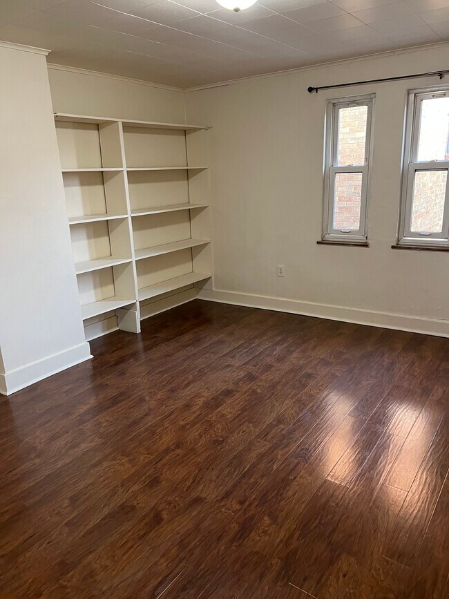 Building Photo - 348 Oakland Ave