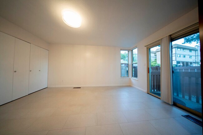 Foto del edificio - 2022 Ascot Dr