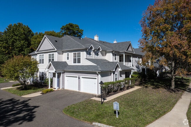 Building Photo - The Woods at Blue Heron Pines