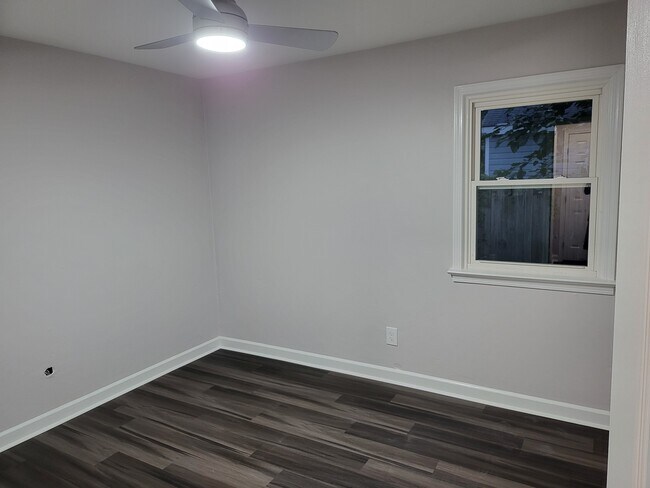 Foto del edificio - 6215 Edward St