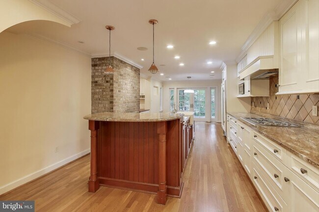 Foto del edificio - 7308 Burdette Ct