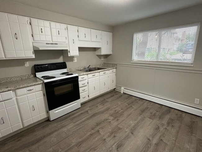 Building Photo - 340 Gahart Dr