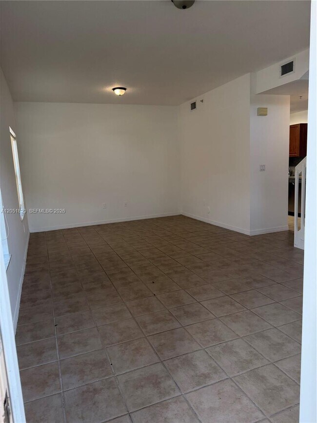 Foto del edificio - 906 SW 143rd Ave