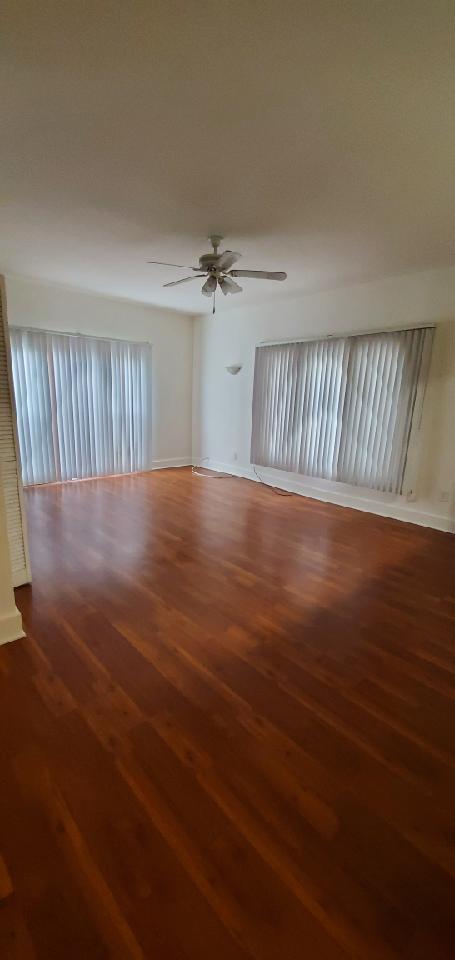 Living Room - 5615 Fernwood Ave