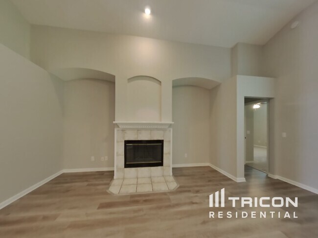 Foto del edificio - 1904 Lake Forest Ln