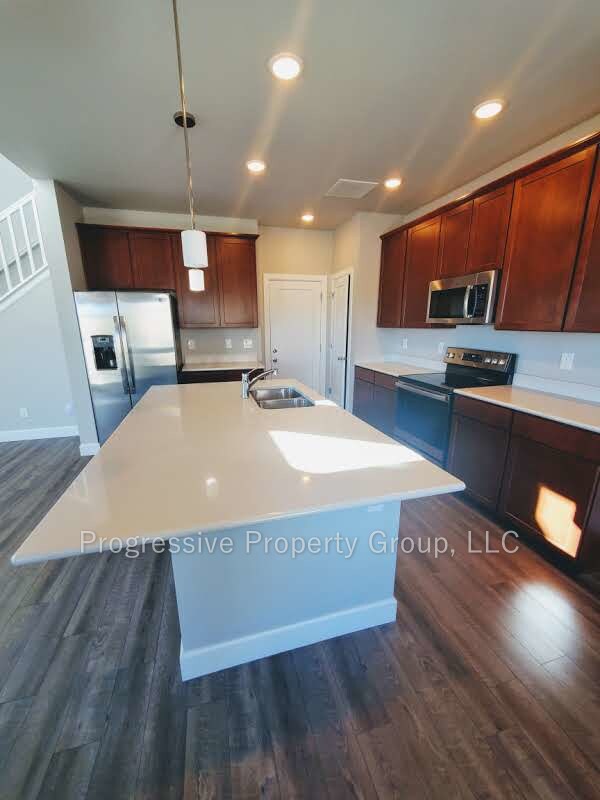 Building Photo - 10153 Germander Grove