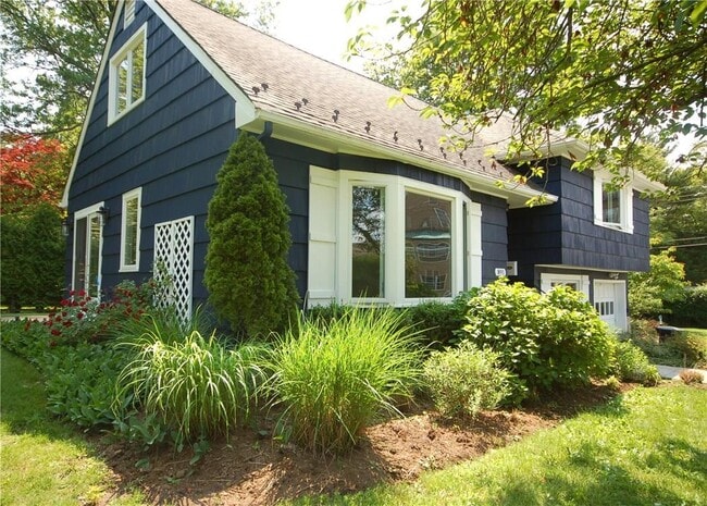 Building Photo - 891 Port Dr