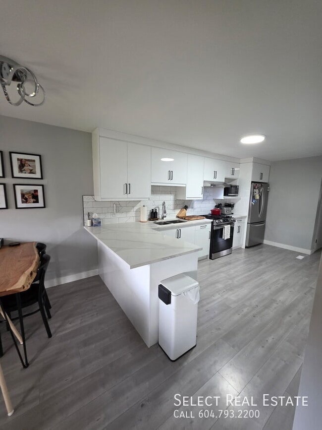 Building Photo - 9766 Feniak St