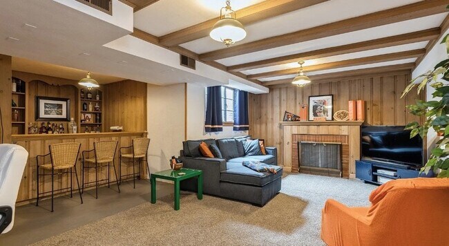 Foto del edificio - 9546 Springfield Ave