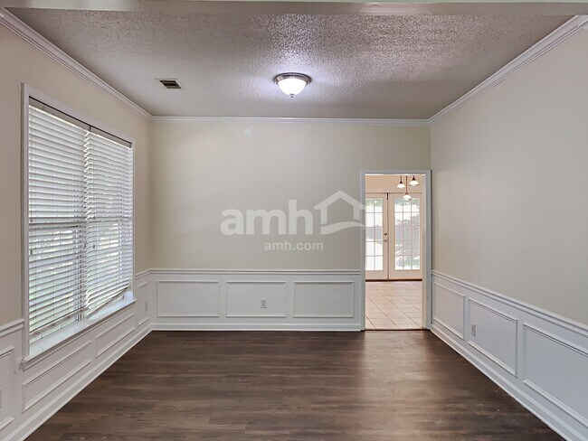 Building Photo - 4180 Glenaire Way NW