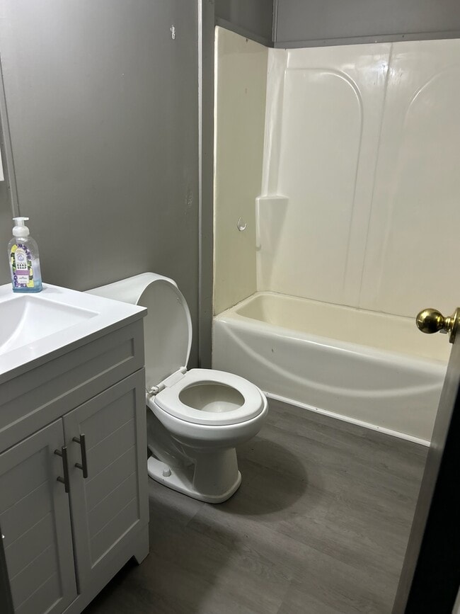 Foto del edificio - 719 Barren Hollow Rd