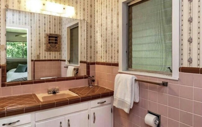 Foto del edificio - 2265 Shady Ln