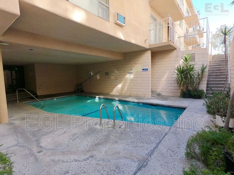 Foto del edificio - 400 S Kingsley Dr