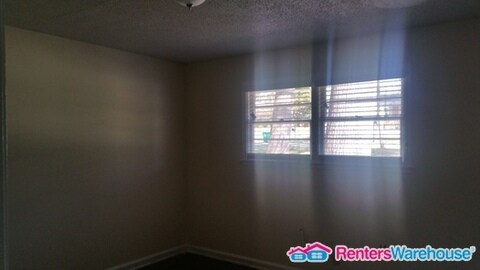 Building Photo - 2677 Woodridge Dr