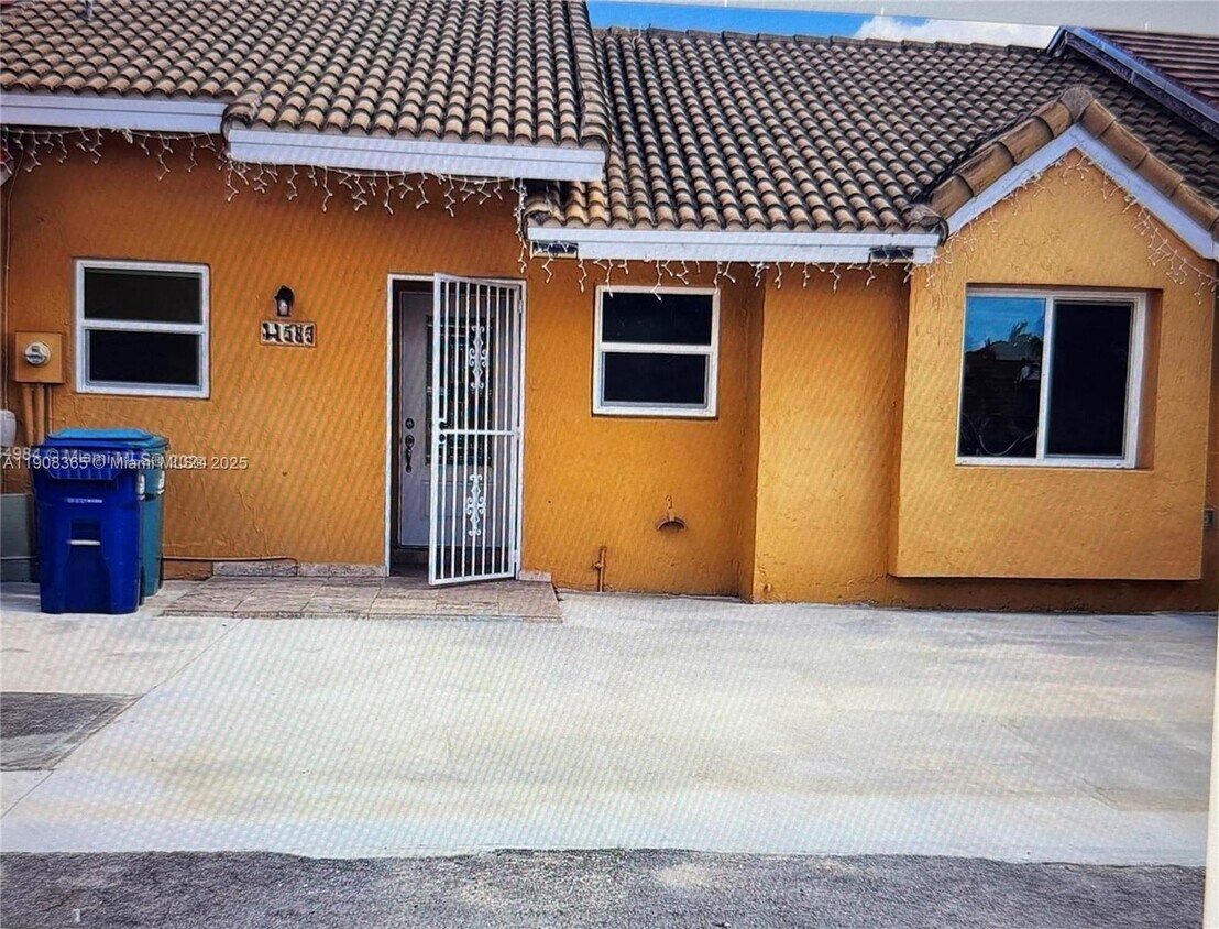 Foto principal - 11583 NW 4th Way