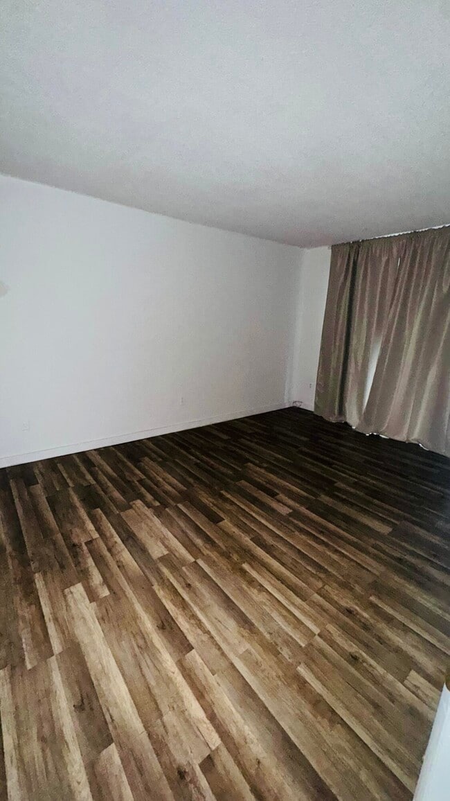 Building Photo - 1801 S Treasure Dr
