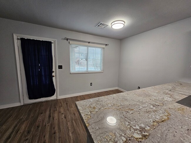 Foto del edificio - Sparks - Kendall Creek Townhome Available ...