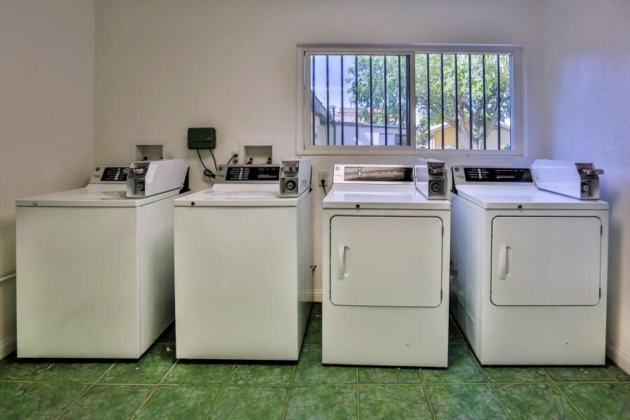 Building Photo - 407 Q3 E