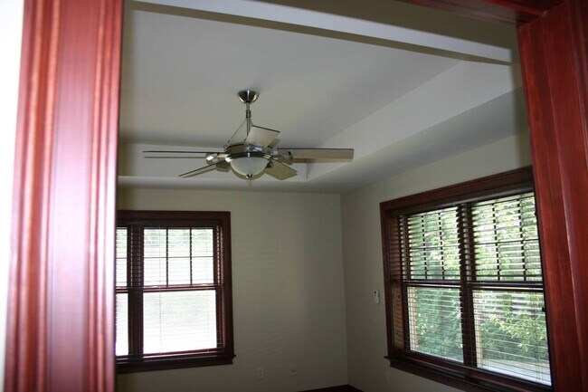 Foto del edificio - 737 Battery Pl