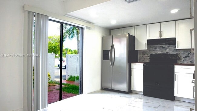 Foto del edificio - 1705 San Remo Cir