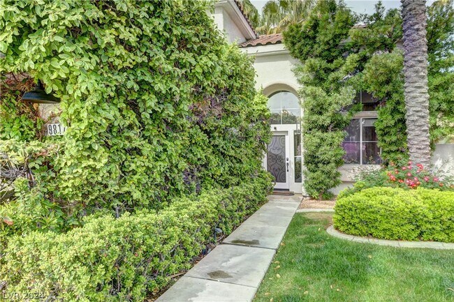 Foto del edificio - 9817 Park Brook Ave