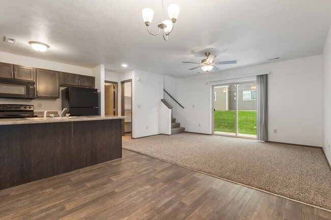 Building Photo - Willows Edge Commons