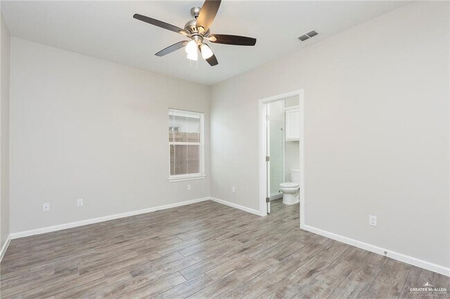 Foto del edificio - 5901 Sandpiper Ave