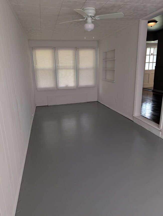 Photo - 315 Banff Cir House