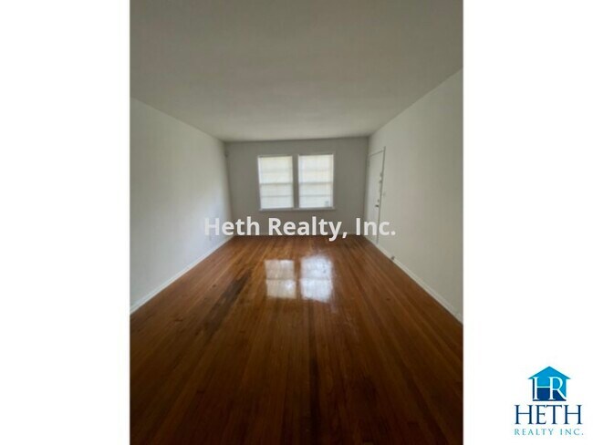 Foto del edificio - RIVERSIDE APARTMENT!