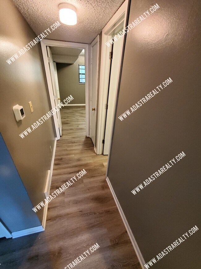 Foto del edificio - 7032 Woodson Rd