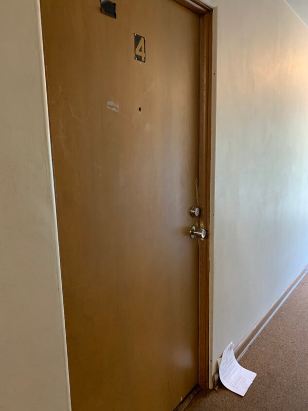 Primary Photo - 6636 W Fairview Ave