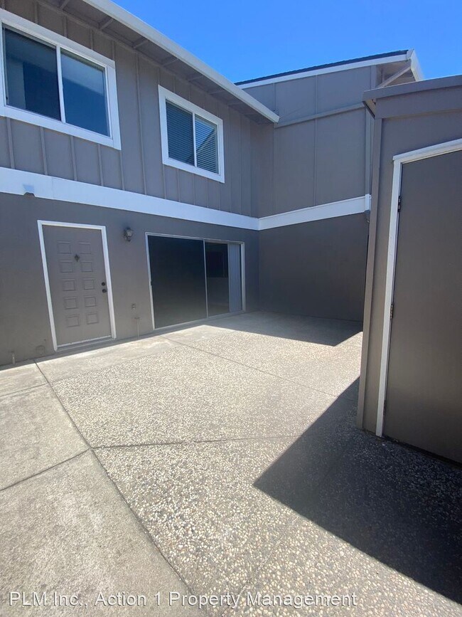 Building Photo - 2 br, 1.5 bath House - 3956 Lake TahoeTerrace