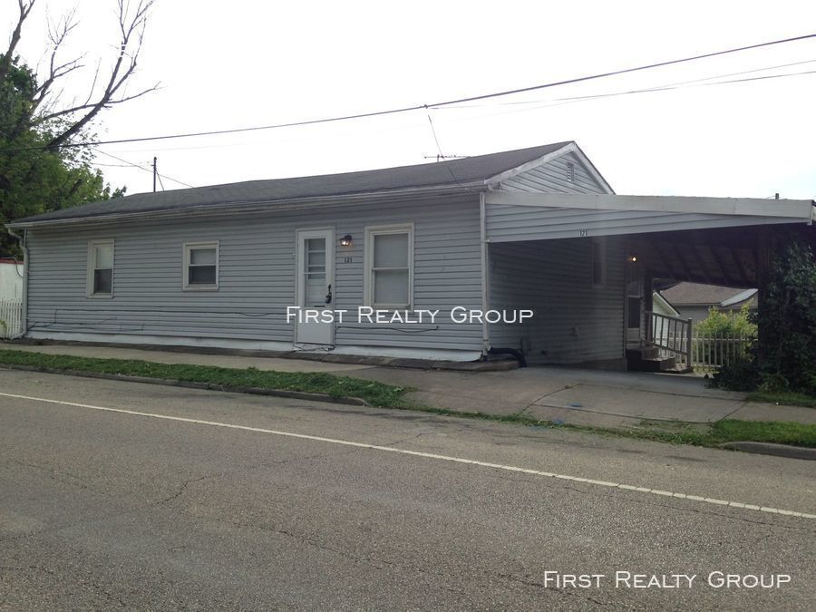 Foto principal - 121 N Main St