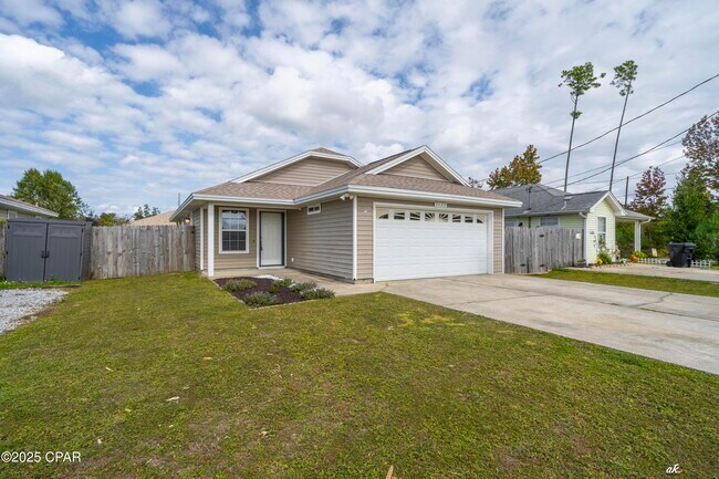 Foto del edificio - 3127 Douglas Rd