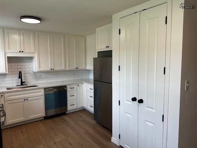 Building Photo - 4658 Briarwood Dr