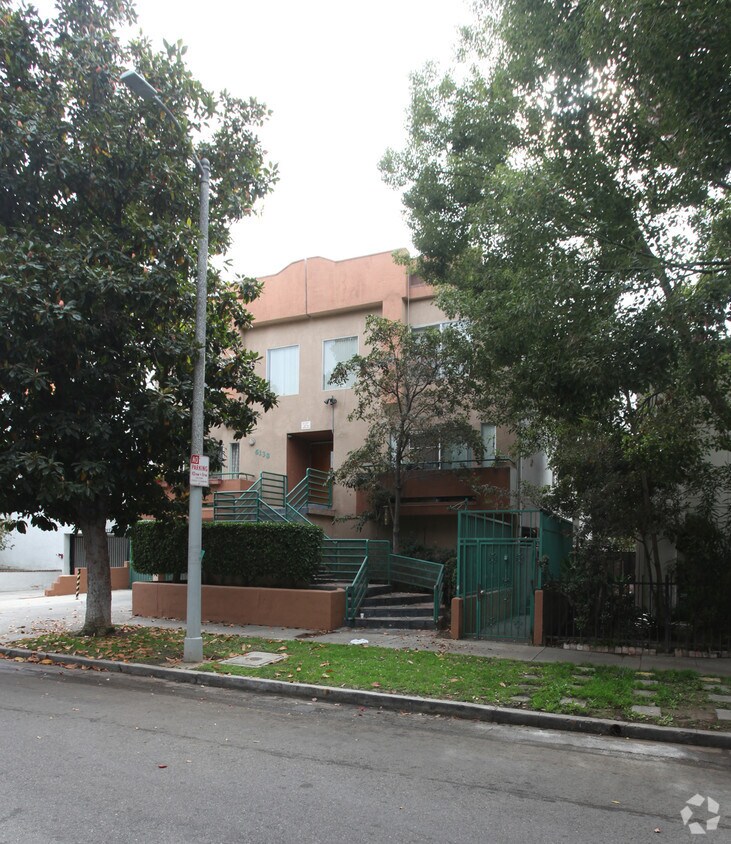 Foto del edificio - 6138 Afton Pl