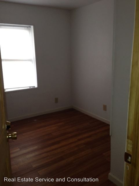 Building Photo - 1025 S 19th St