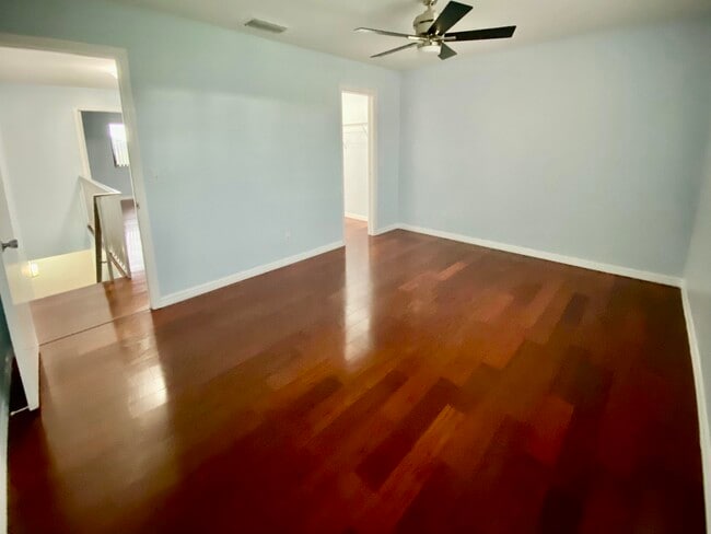 Building Photo - 139 Sparrow Dr