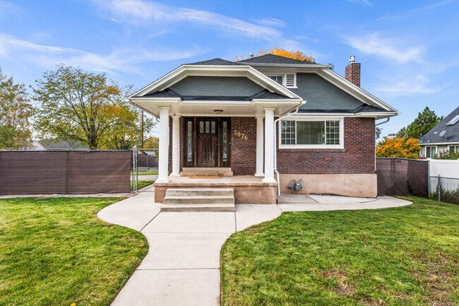 Building Photo - 3076 Melbourne St