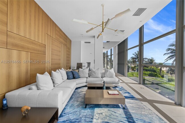 Foto del edificio - 5875 Collins Ave