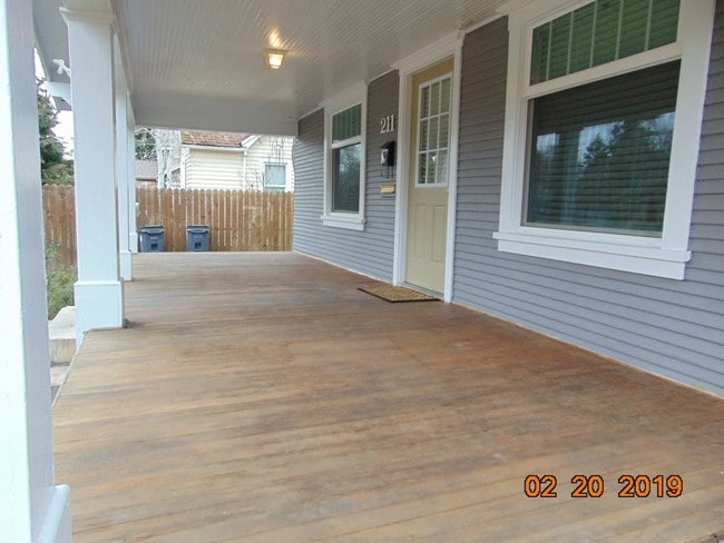 Building Photo - East Medford 3-bedroom Home