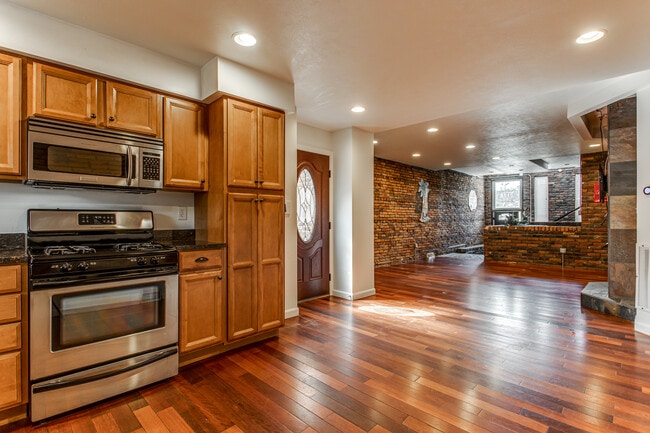 Building Photo - 2128 Merriman Way