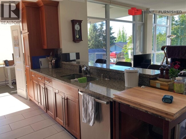 Building Photo - 4685 Valley Dr