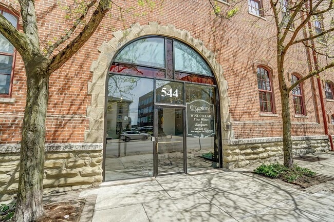 Building Photo - 544 S Front St