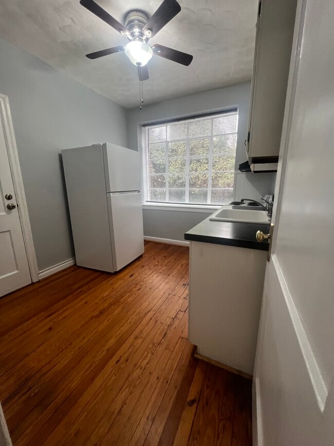 Foto del edificio - 1217 N Main St