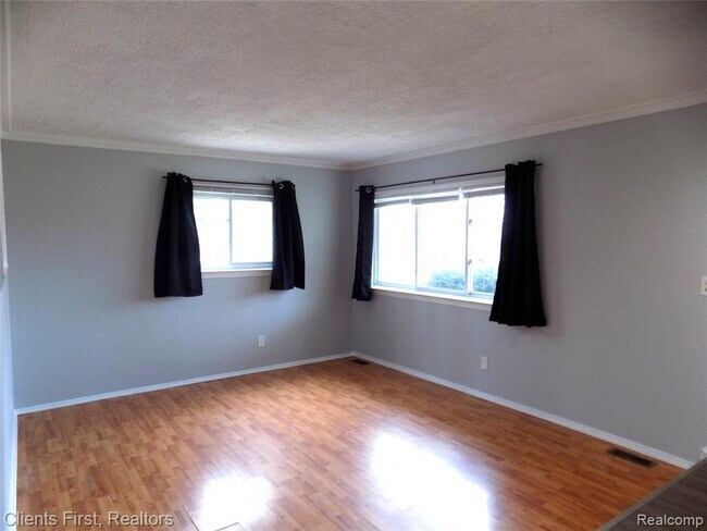 Foto del edificio - 39417 Cather St