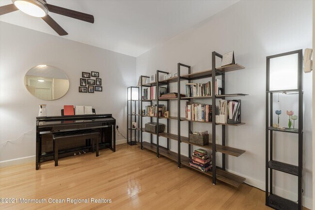 Foto del edificio - 323 Willow St