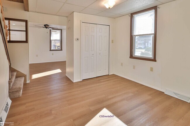 Dining room - 214 N 7th St